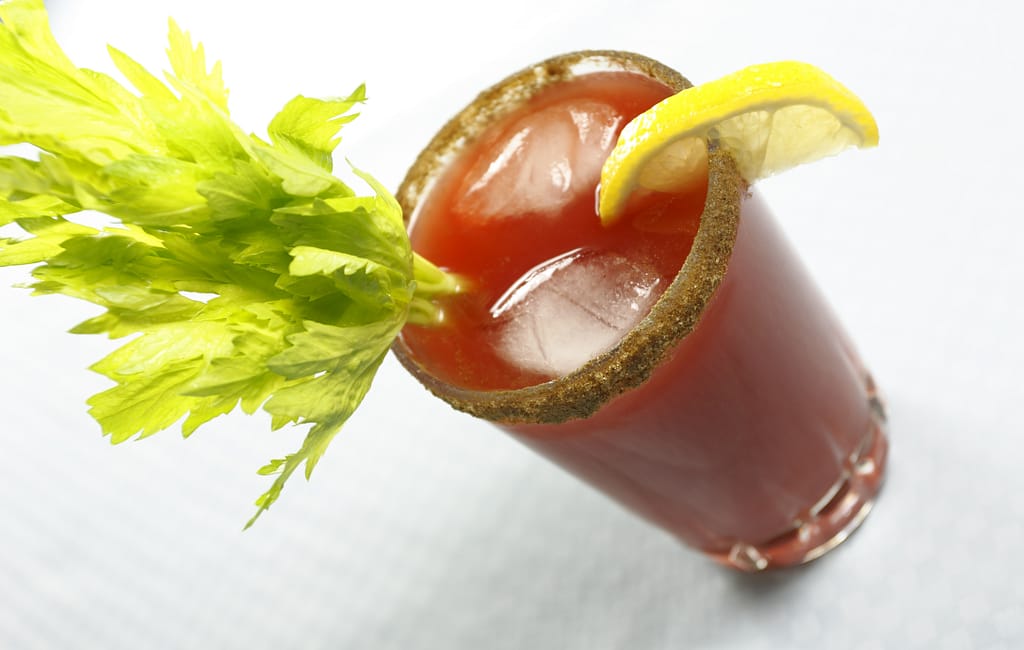 Clamatada de cocteles Iker, los mejores y con la receta tradicional en Cancún.