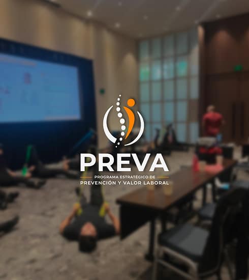 Fotografía profesional de consultoría en salud laboral, ergonomía y evaluación de clima organizacional con PREVA en Cancún, Quintana Roo.