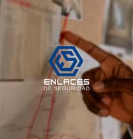 Fotografía profesional de consultoría, análisis de seguridad y gestión de riesgos empresariales con Enlaces de Seguridad en Cancún, Quintana Roo.